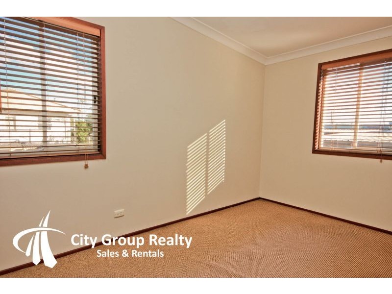 11 Christine Ave, Miami QLD 4220