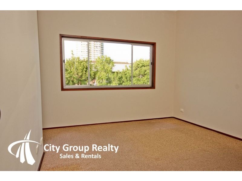 11 Christine Ave, Miami QLD 4220