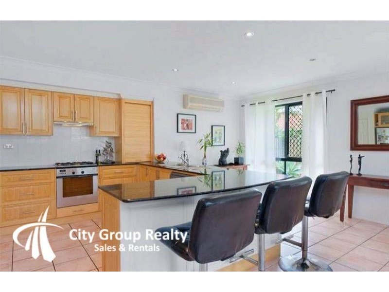 42 Sickle Avenue, Hope Island QLD 4212