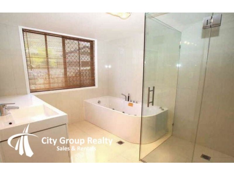 42 Sickle Avenue, Hope Island QLD 4212