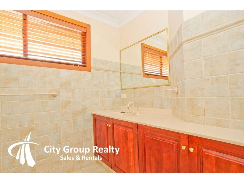 381 Benowa Road, Benowa QLD 4217