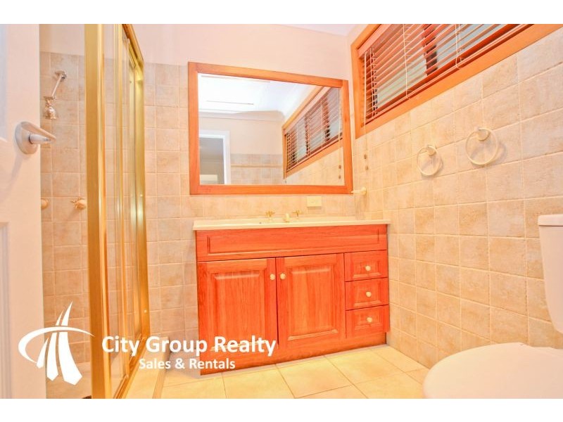 381 Benowa Road, Benowa QLD 4217