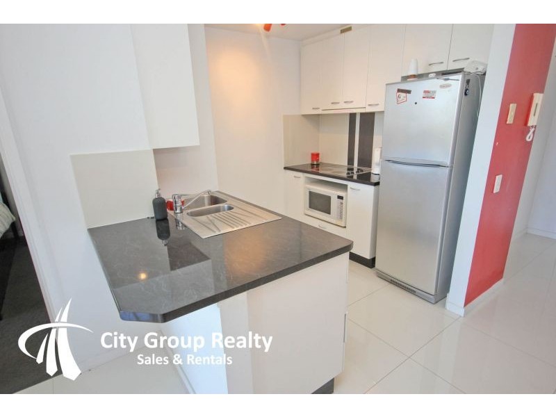 34 Surf Parade, Broadbeach QLD 4218