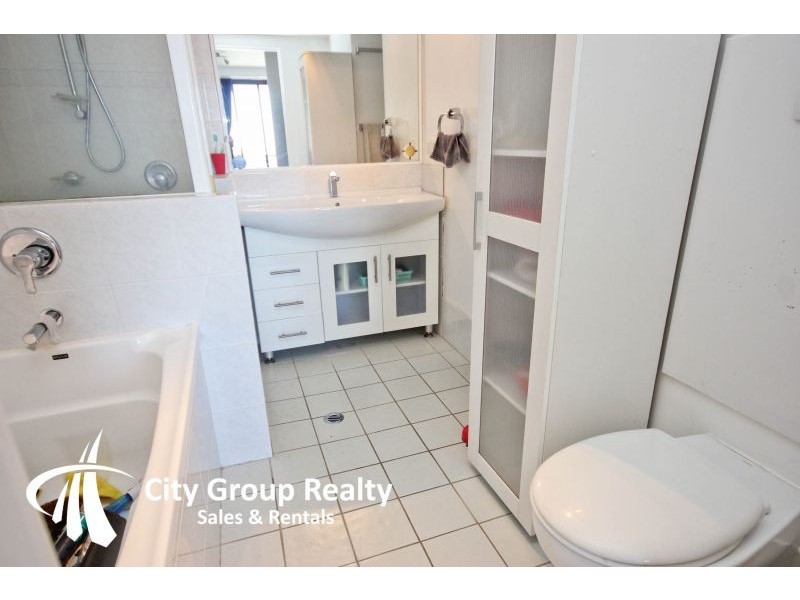 34 Surf Parade, Broadbeach QLD 4218