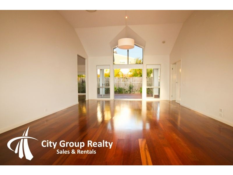 4 Saleya Drive, Varsity Lakes QLD 4227