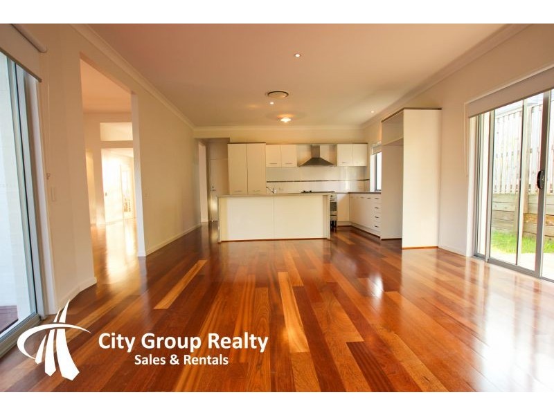 4 Saleya Drive, Varsity Lakes QLD 4227