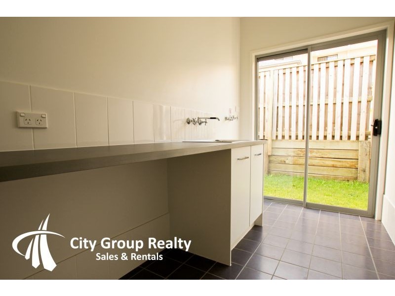 4 Saleya Drive, Varsity Lakes QLD 4227