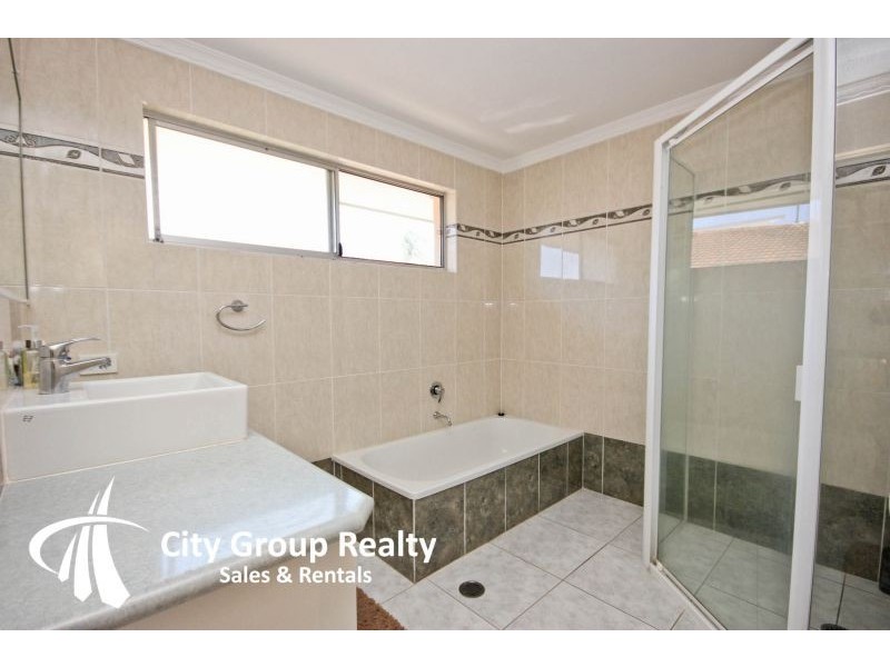6 Rudder Court, Mermaid Waters QLD 4218