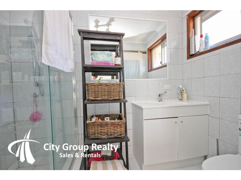 6 Rudder Court, Mermaid Waters QLD 4218