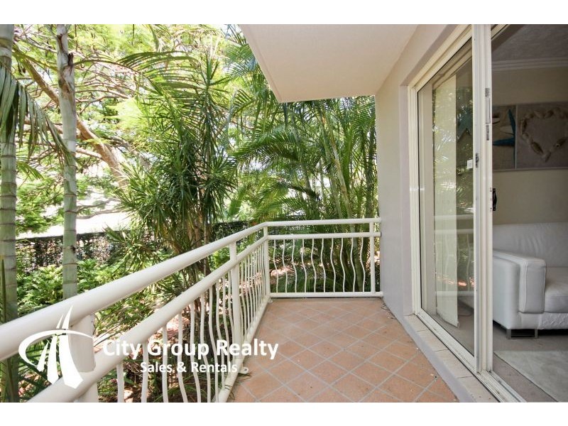 142 Stanhill Drive, Chevron Island QLD 4217