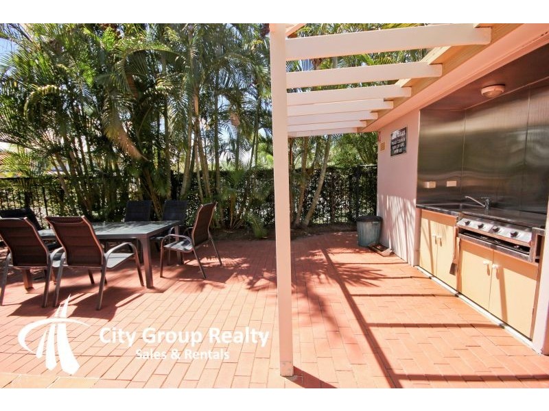 142 Stanhill Drive, Chevron Island QLD 4217
