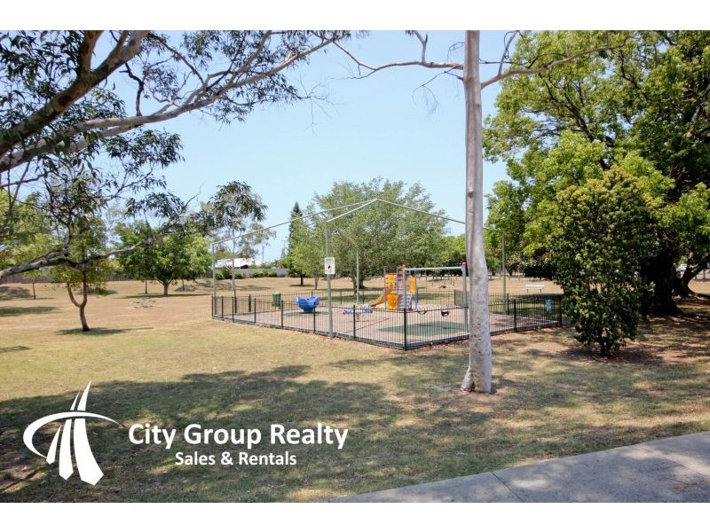 2/6 Tirau Place, Broadbeach Waters QLD 4218