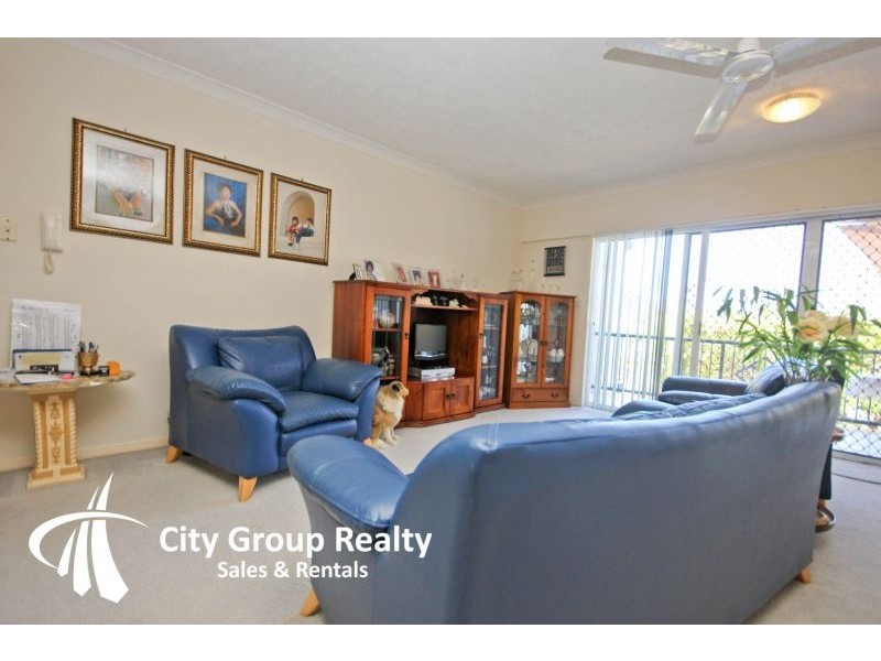 36 Burra Street, Chevron Island QLD 4217