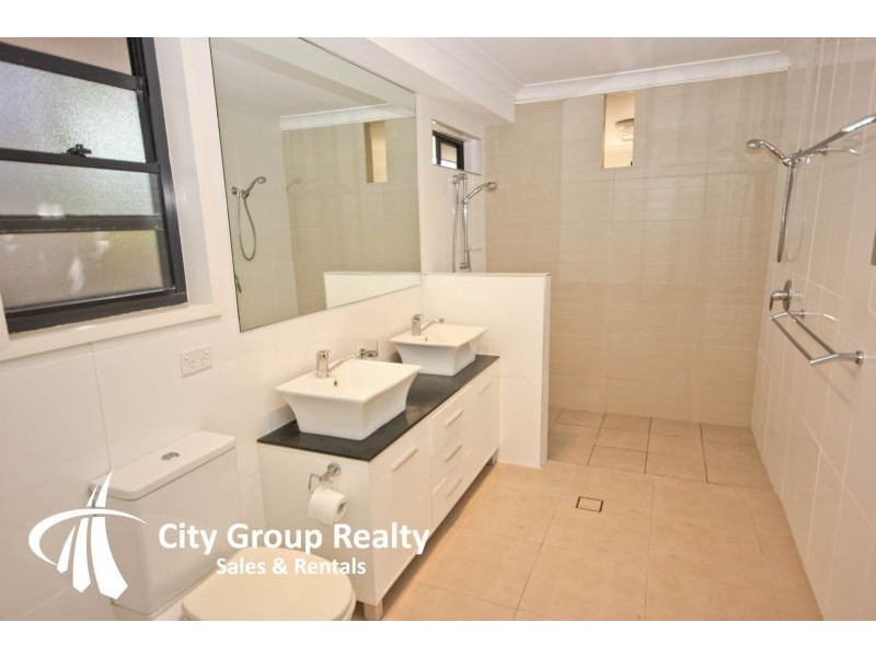 31 Sandpiper Drive, Burleigh Waters QLD 4220