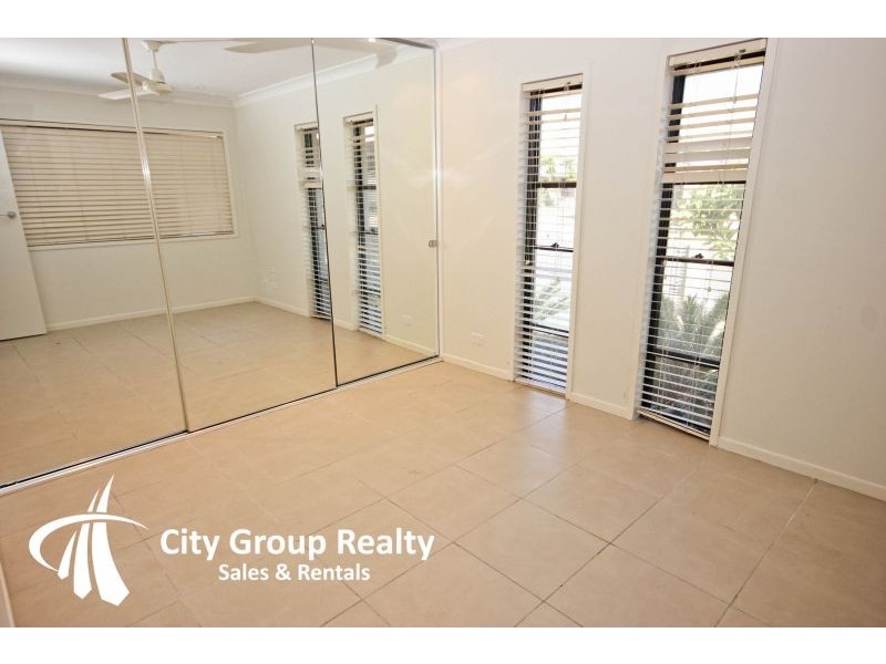 31 Sandpiper Drive, Burleigh Waters QLD 4220