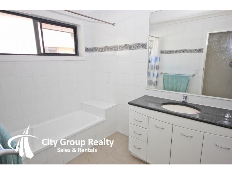 31 Sandpiper Drive, Burleigh Waters QLD 4220