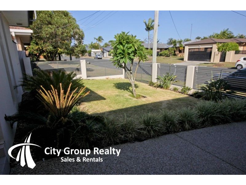31 Sandpiper Drive, Burleigh Waters QLD 4220