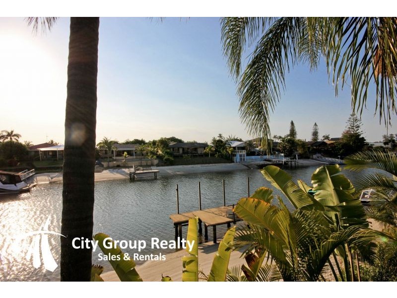 10 Cedar Place, Broadbeach Waters QLD 4218