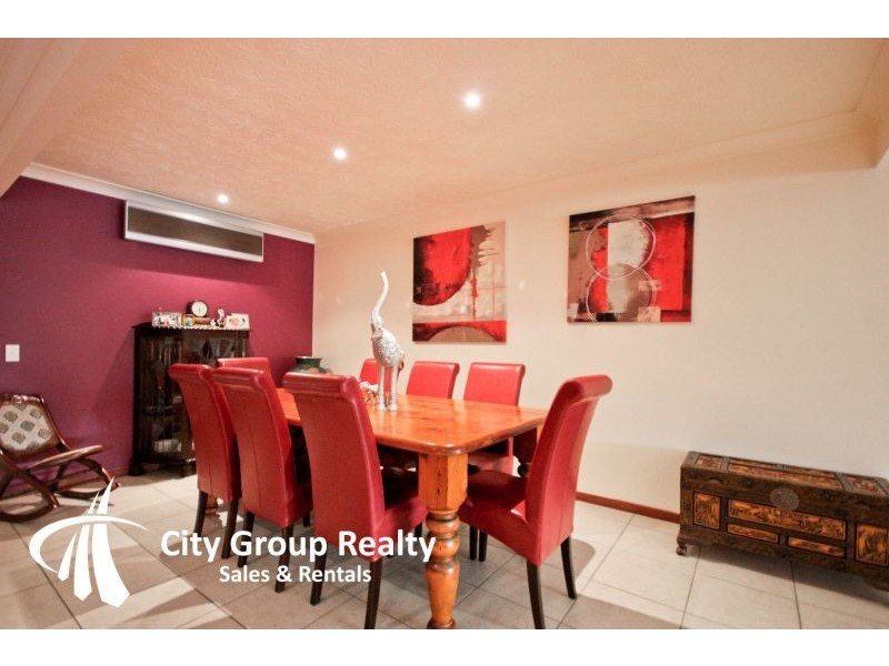 10 Cedar Place, Broadbeach Waters QLD 4218