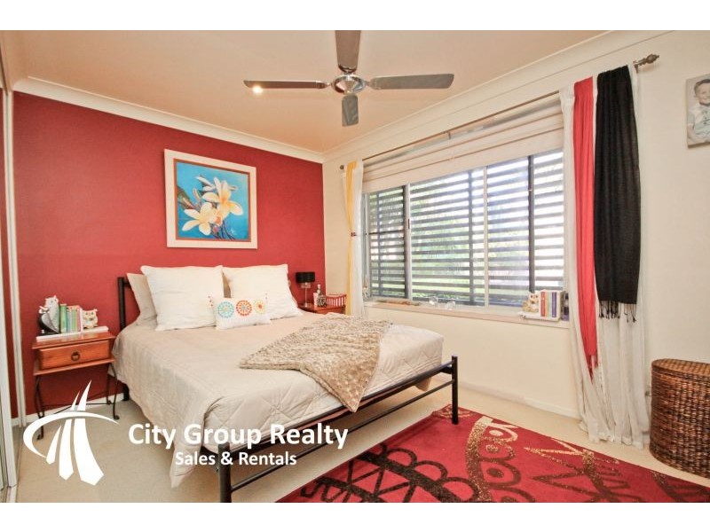 10 Cedar Place, Broadbeach Waters QLD 4218
