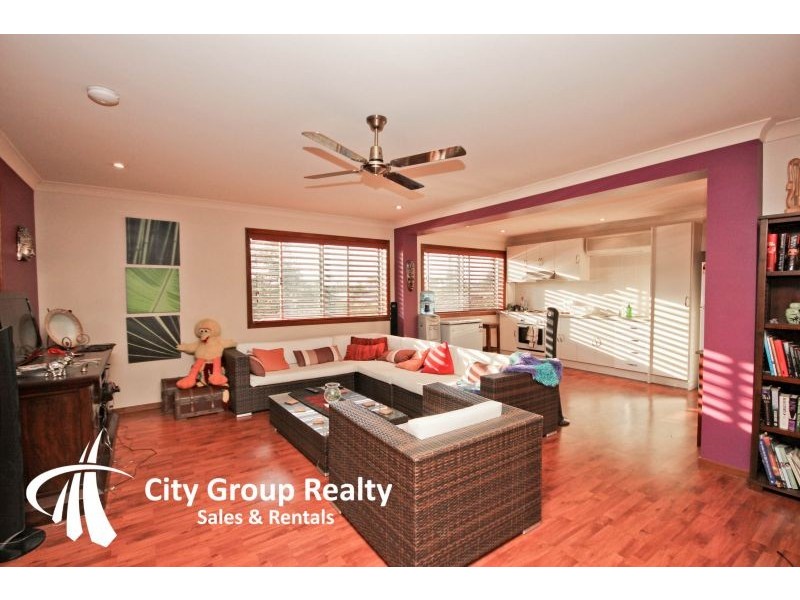 10 Cedar Place, Broadbeach Waters QLD 4218