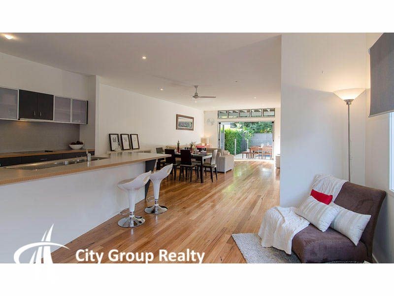 2/27 Norfolk Avenue, Surfers Paradise QLD 4217