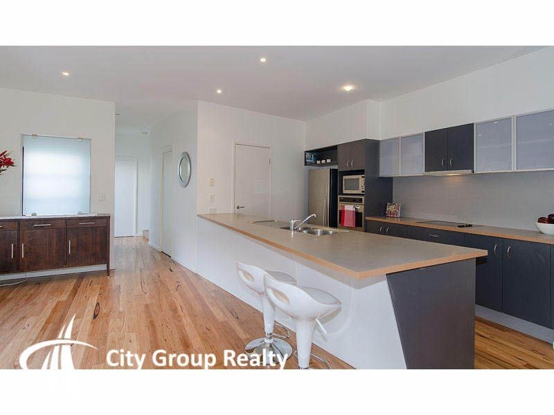 2/27 Norfolk Avenue, Surfers Paradise QLD 4217