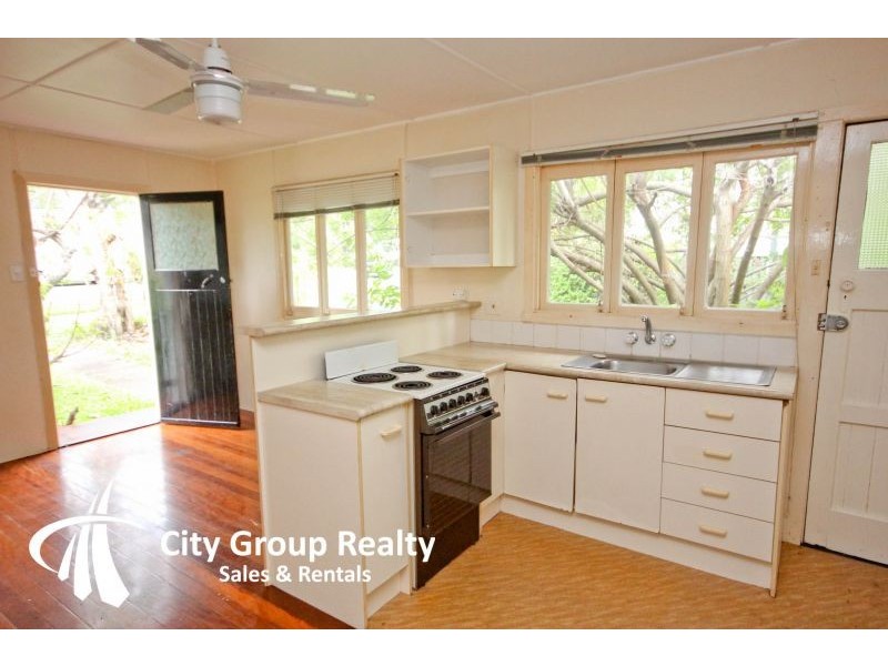 1/82 Eugaree Street, Southport QLD 4215