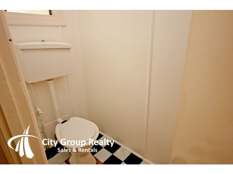 1/82 Eugaree Street, Southport QLD 4215