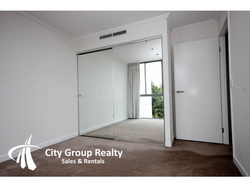 1106/33 T E Peters Drive, Broadbeach QLD 4218