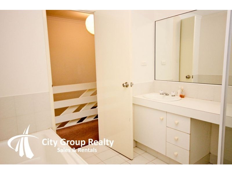 7/9 Eady Ave, Broadbeach QLD 4218