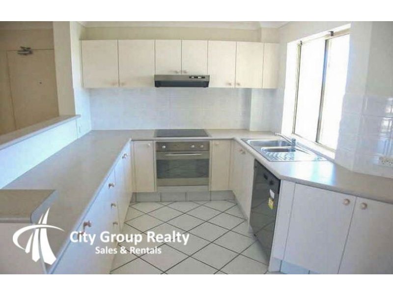 9 Errol Ave, Paradise Point QLD 4216