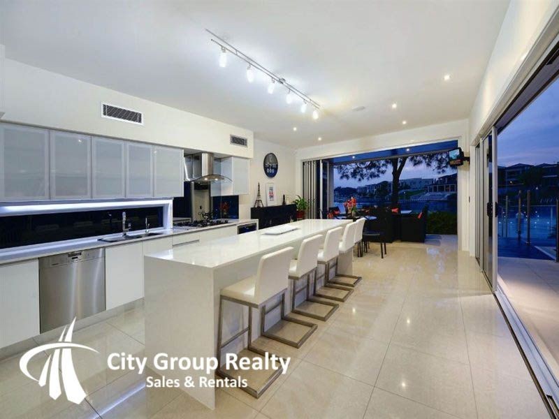 22 River Crescent, Broadbeach Waters QLD 4218