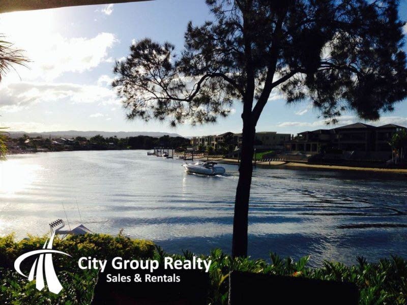 22 River Crescent, Broadbeach Waters QLD 4218