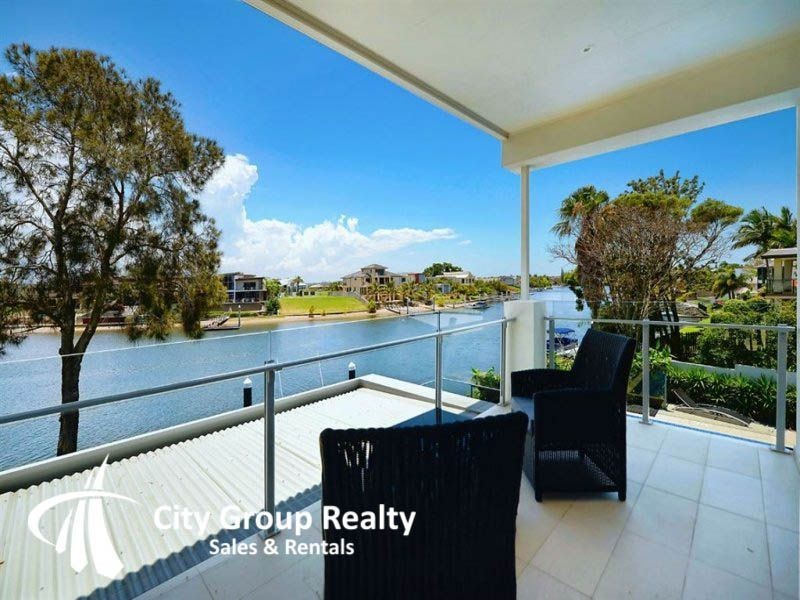 22 River Crescent, Broadbeach Waters QLD 4218