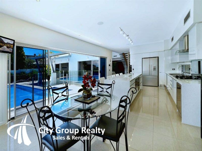 22 River Crescent, Broadbeach Waters QLD 4218