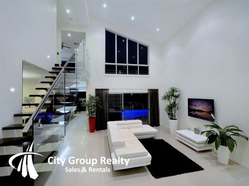 22 River Crescent, Broadbeach Waters QLD 4218
