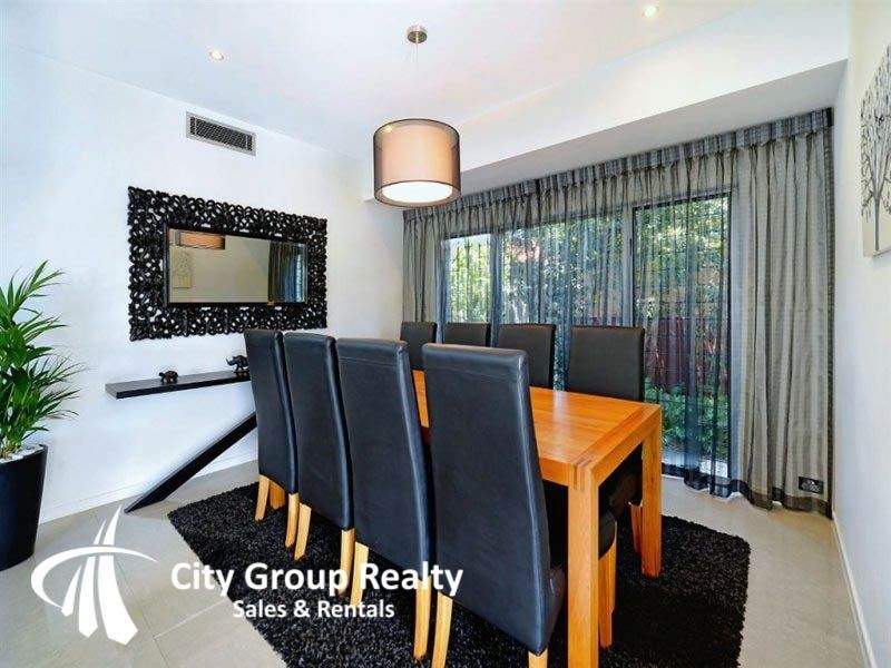 22 River Crescent, Broadbeach Waters QLD 4218