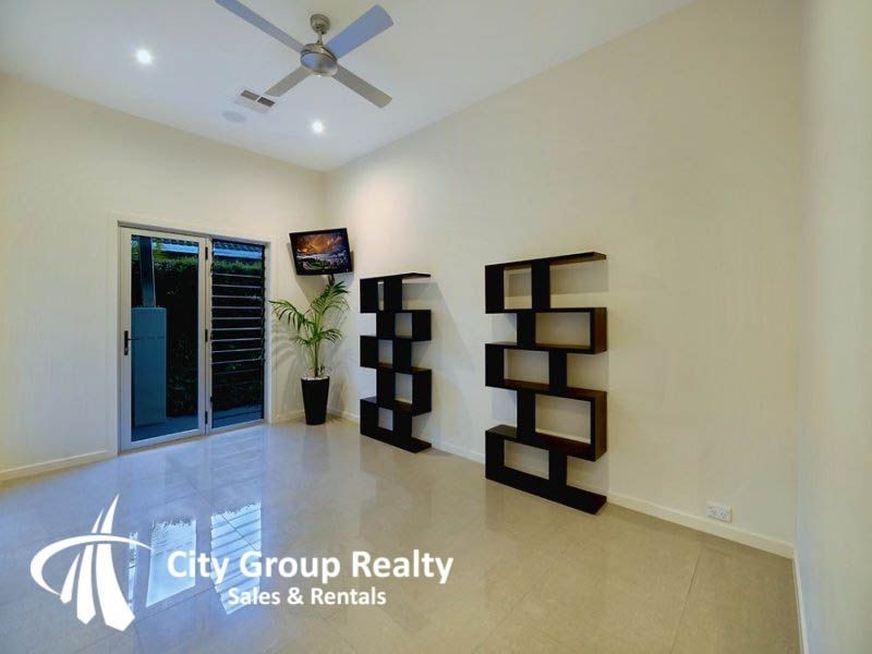 22 River Crescent, Broadbeach Waters QLD 4218