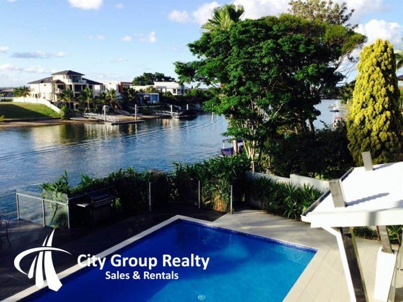 22 River Crescent, Broadbeach Waters QLD 4218