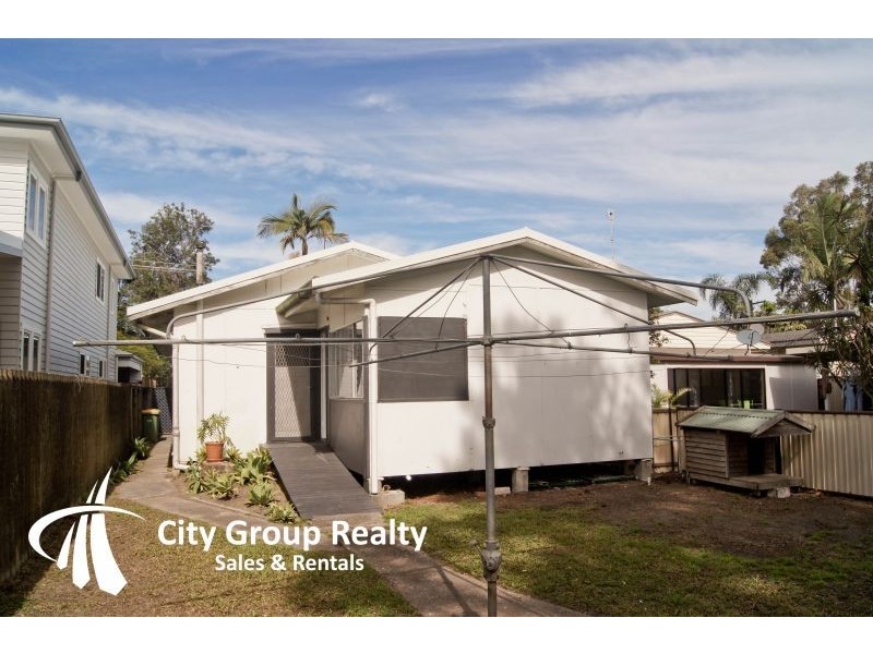 39 Sixth Avenue, Palm Beach QLD 4221