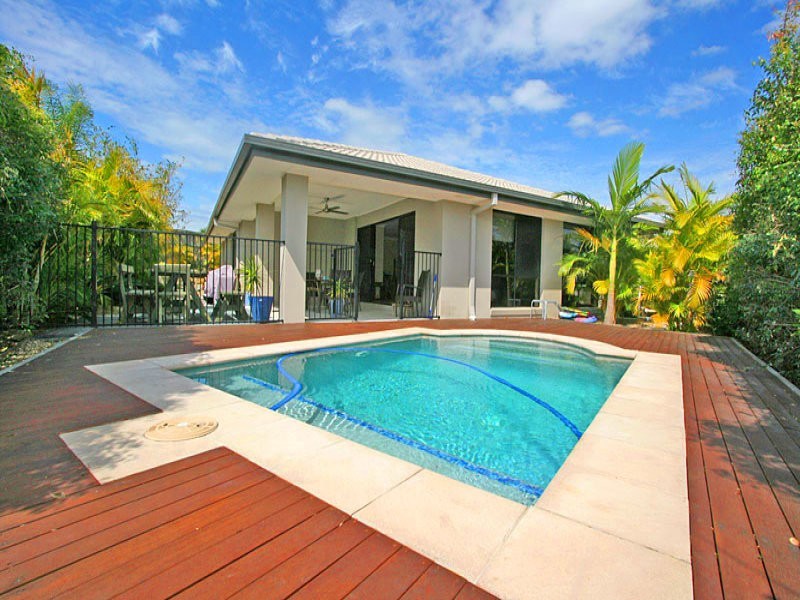 9 IRVINE ST, Pacific Pines QLD 4211