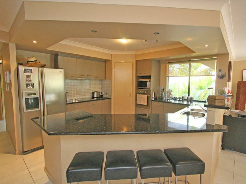 9 IRVINE ST, Pacific Pines QLD 4211