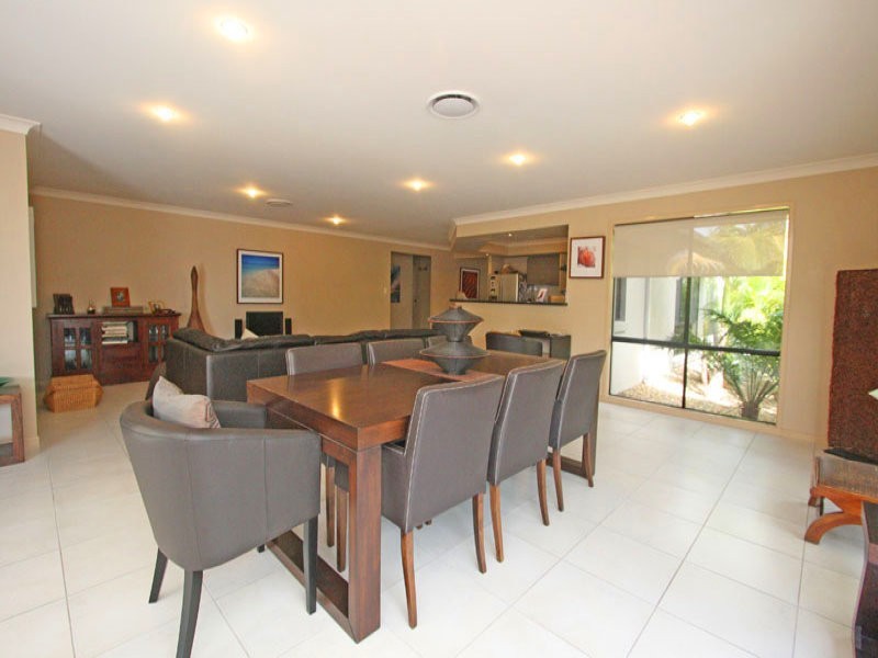 9 IRVINE ST, Pacific Pines QLD 4211