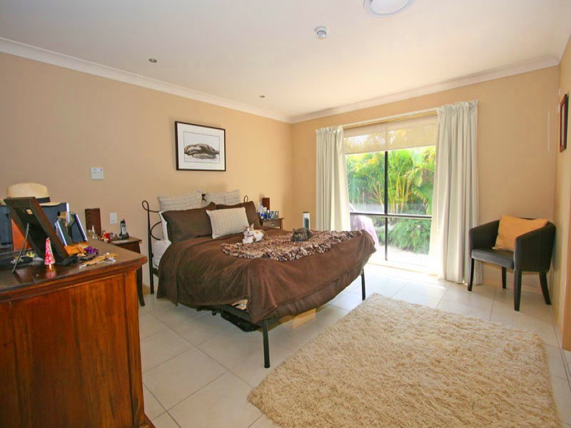 9 IRVINE ST, Pacific Pines QLD 4211