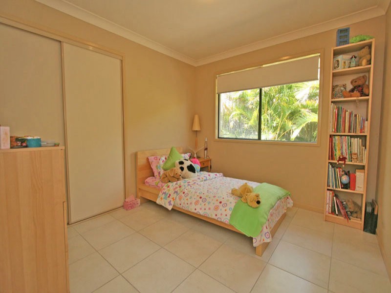 9 IRVINE ST, Pacific Pines QLD 4211