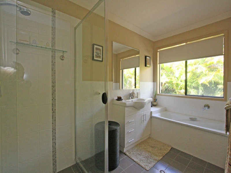 9 IRVINE ST, Pacific Pines QLD 4211