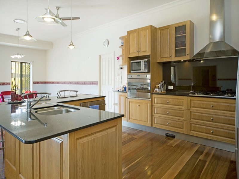 25 Howard Hughes Ct, Maudsland QLD 4210