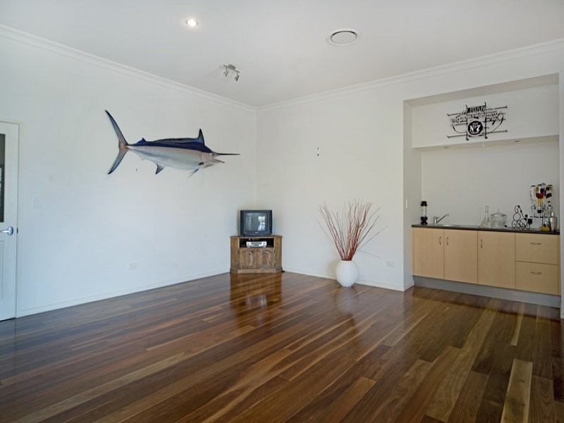 25 Howard Hughes Ct, Maudsland QLD 4210