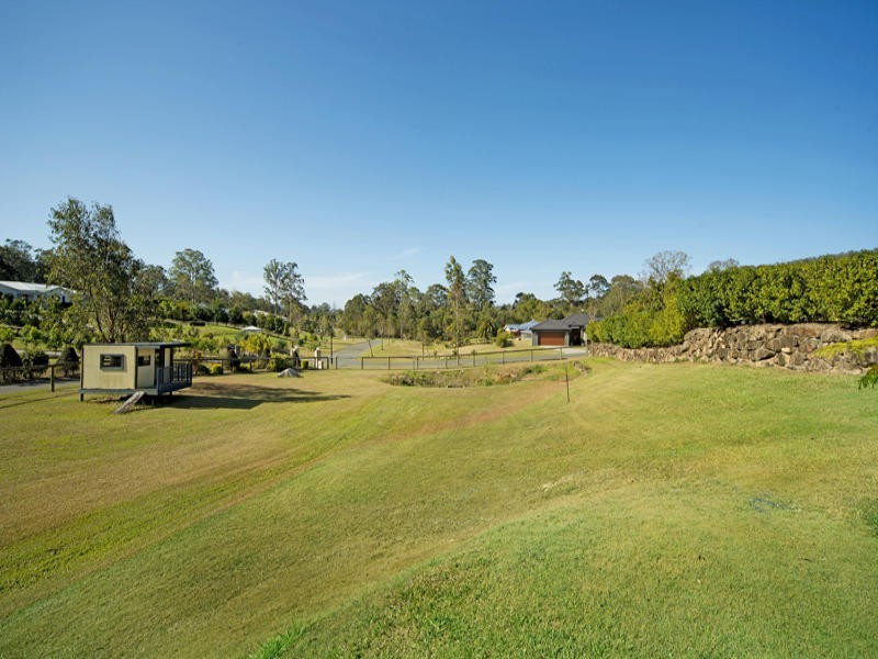 25 Howard Hughes Ct, Maudsland QLD 4210